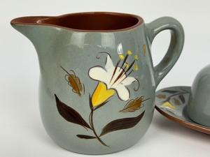 lot 139 image: Vintage Stangl Pottery Golden Harvest Butter Dish and Creamer