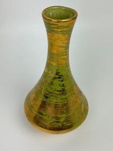lot 124 image: Vintage Mid Century Stangl Granada Eight Inch Gold Vase
