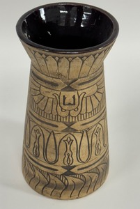 lot 44 image: Vintage Western Stoneware Egyptian Vase