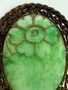 lot 113 image: Vintage Jade Floral Brooch