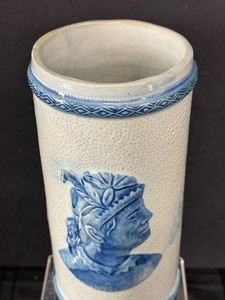 lot 118 image: Vintage Western Ware Pottery Old Sleepy Eye Vase