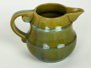 lot 187 image: Vintage Fulper Green Pitcher
