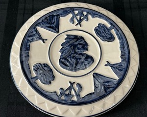 lot 196 image: Western Stoneware Pottery 19th Annual Old Sleepy Eye Collectors Convention Lid