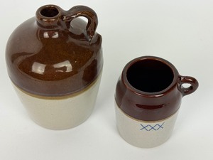 lot 227 image: Vintage Macomb Stoneware Jug and Western Pottery 3.5 Sugar Jug
