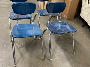 lot 228A image: Set of Four Mid Century VIRCO Chairs