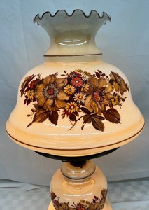 lot 11A image: Stunning Vintage Gone With The Wind Style Lamp