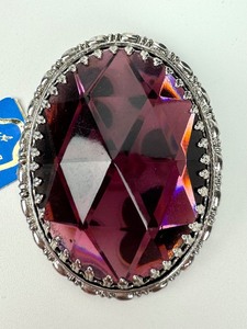 lot 344 image: Vintage Whiting and Davis Brooch, New with Original Tag