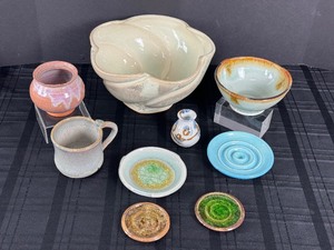 lot 325 image: Variety of Decorative Artisan Pottery Pieces
