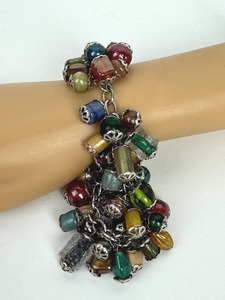 lot 284 image: Vintage Colorful Glass Beaded Bracelet