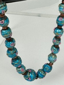 lot 286 image: Vintage Wedding Cake Beaded Necklace