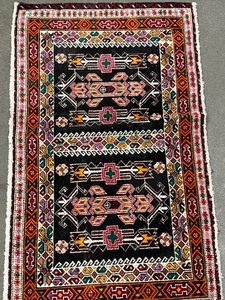 lot 289 image: Beautiful Vintage Ghandi Hand Woven Area Rug