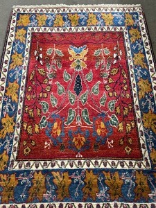 lot 290 image: Vintage Colorful Area Rug