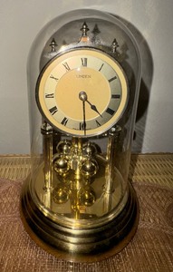 lot 14 image: Anniversary Clock