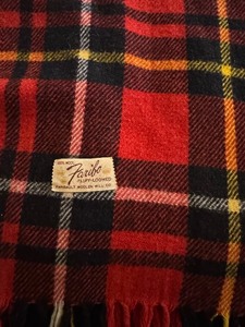 lot 28 image: Vintage Faribo Wool Plaid Blanket