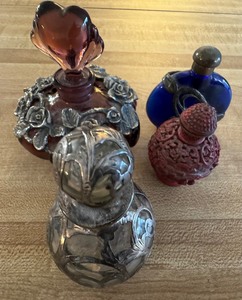 lot 60 image: Vintage Lot of Mixed Perfume Bottles