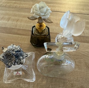 lot 61 image: Vintage Lot of Perfume Bottles
