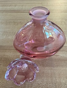 lot 62 image: Crystal Perfume Bottle Made it Italy