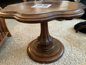 lot 95 image: Small Wood Side Table