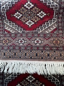 lot 99 image: Beautiful Floor Rug Pakistan