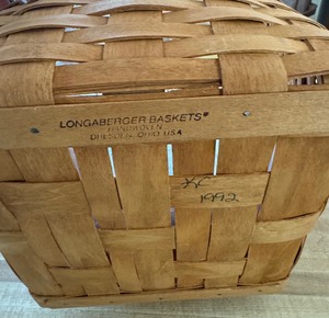 lot 101 image: Longaberger Large Basket