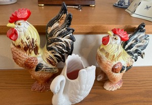lot 122 image: Pair of Ceramic Roosters and Swan