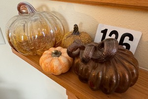 lot 126 image: Mixed Lot of Decorative Pumpkins and Gourds