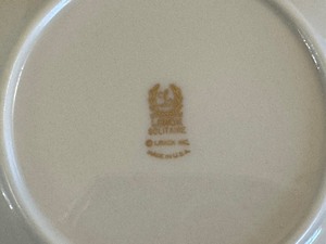 lot 142 image: Set of Beautiful Lenox China Dishes
