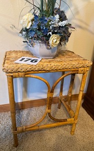 lot 176 image: Mixed Lot of Household Items