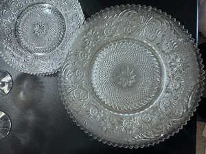 lot 248 image: Crystal Plate Set