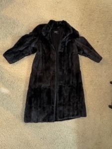 lot 379 image: Womens Black Fur Coat Sklar Furs