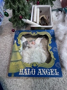 lot 301 image: Mixed Lot of Christmas Items
