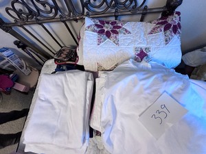 lot 339 image: Mixed Lot of Linens