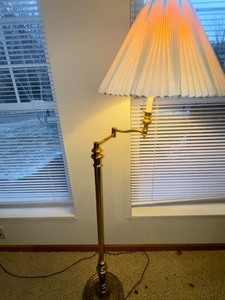 lot 141 image: Brass Floor Lamp with Shade