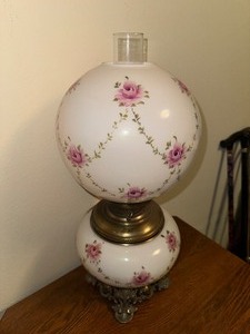lot 346 image: Antique Table Lamp
