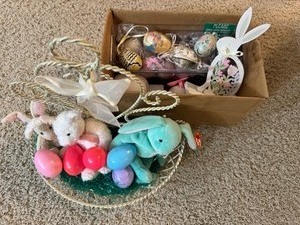 lot 408 image: Mixed Lot of Easter Items