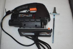 lot 23 image: JIg Saw