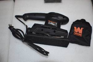 lot 28 image: Sander