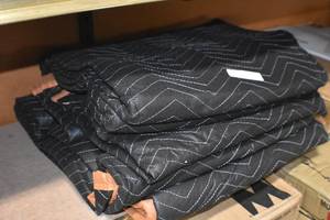 lot 44 image: Moving Blankets