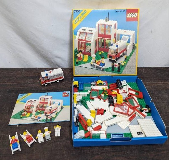 Lego emergency best sale treatment center