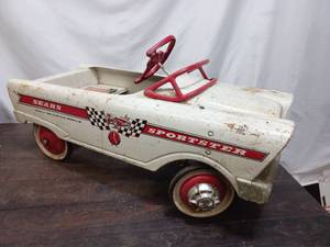 lot 27 image: Vintage Sears Sportster Pedal Car