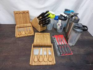 lot 42 image: Collection of Kitchen Items