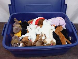 lot 48 image: Large Collection of Beanie Babies
