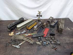 lot 7 image: Marx Train Set And More