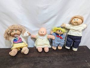 lot 18 image: Collection Of Cabbage Patch Dolls