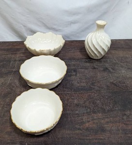 lot 24 image: Four Lenox Items