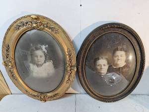 lot 117 image: Two Framed Portraits