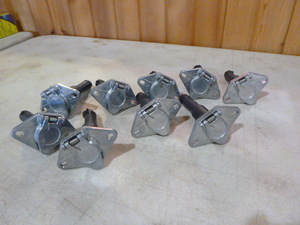 lot 22 image: 9 Wiring Connectors