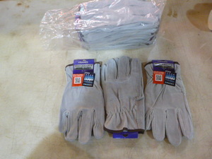 lot 126 image: Dozen Pair of AMG Performance Work Gloves