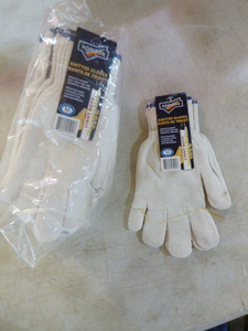 lot 127 image: Dozen Pair of Horizon Knitted Work Gloves