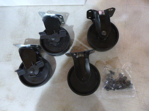 lot 134 image: Set of Casters